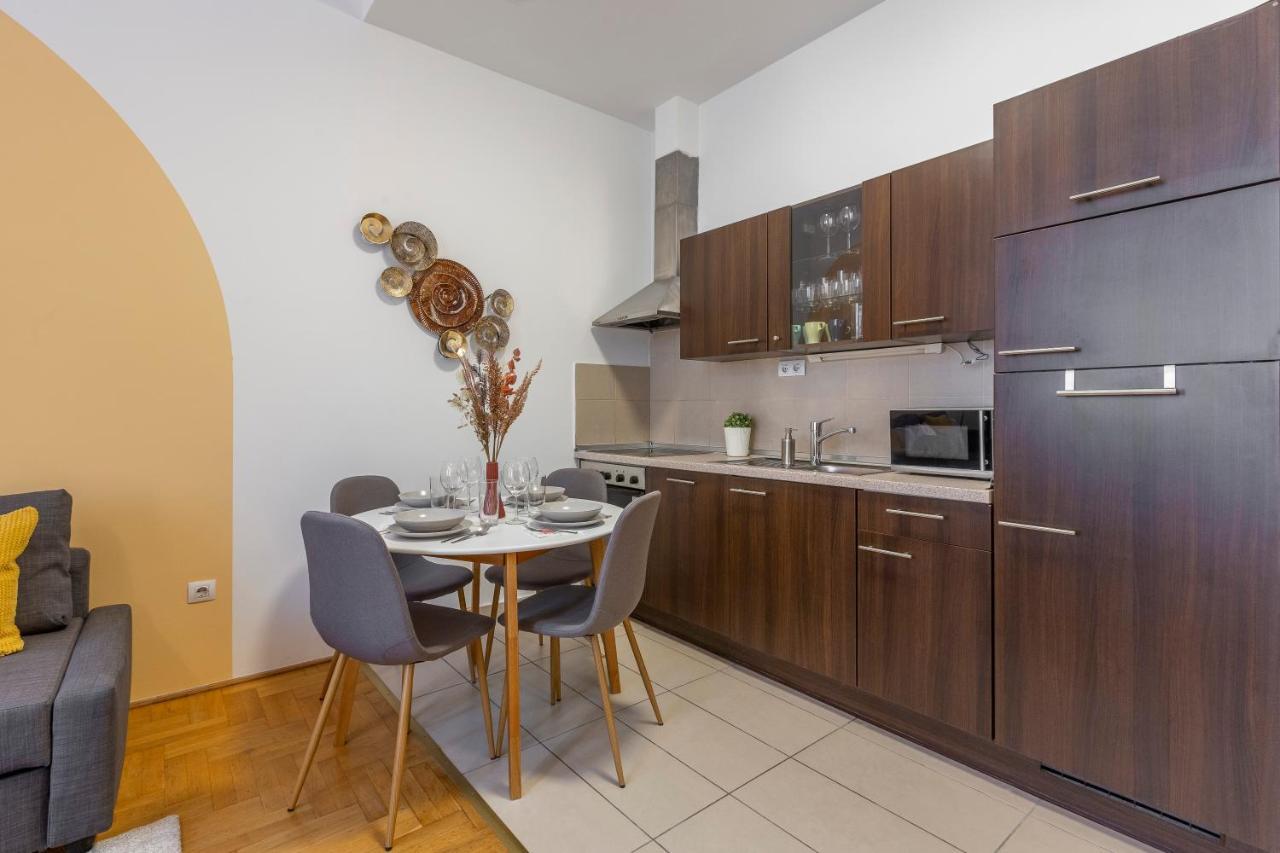 Cozy Home By Bella In The Heart Of Budapest Exterior foto